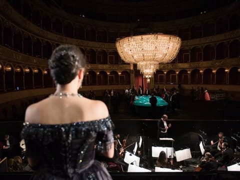 Quasi un milione di spettatori hanno visto in tv “La traviata” con la regia di Mario Martone
