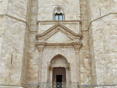 Castel del Monte, facciata principale