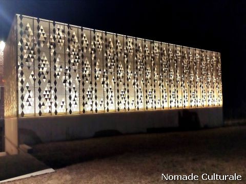 Museo civico Giovanni Marongiu, esterno della Sala del Paesaggio di notte